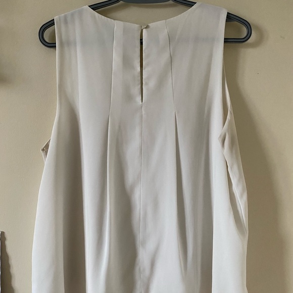 White blouse material tank top - Picture 2 of 4